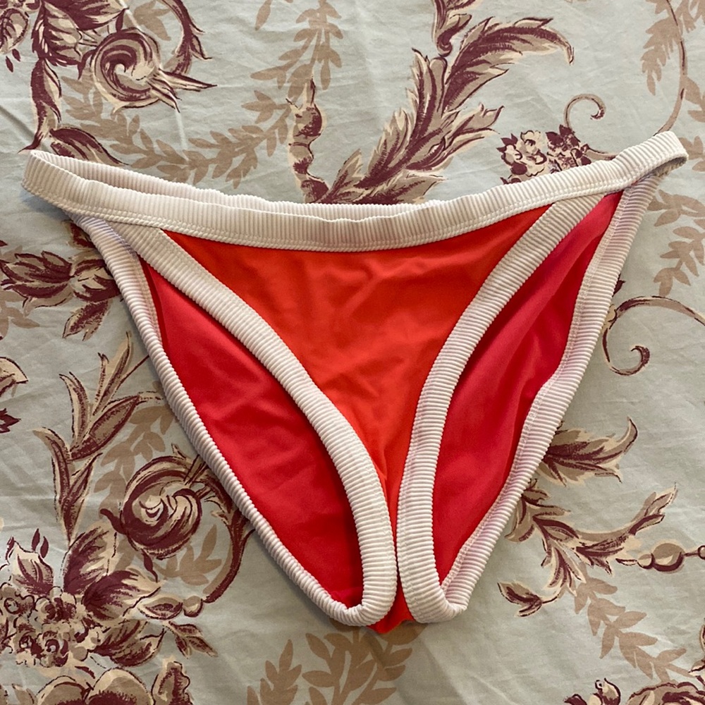 Bikini Bottlm